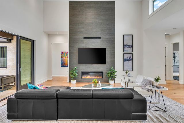 7533 Royal Place, Dallas, TX 75230