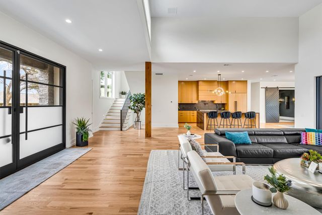 7533 Royal Place, Dallas, TX 75230