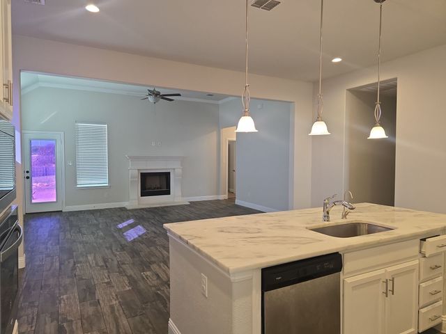 1710 Dale Lane, White Settlement, TX 76108