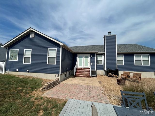 17 Dean Wells Court, Warrenton, MO 63383