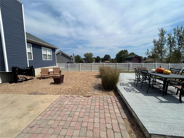 17 Dean Wells Court, Warrenton, MO 63383
