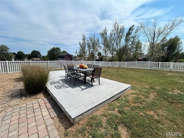 17 Dean Wells Court, Warrenton, MO 63383