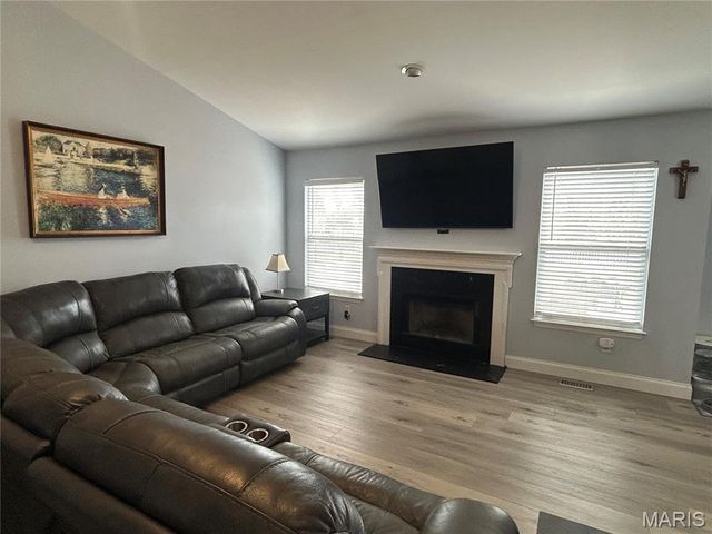 17 Dean Wells Court, Warrenton, MO 63383