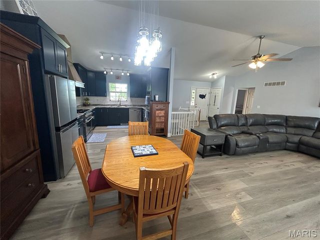 17 Dean Wells Court, Warrenton, MO 63383
