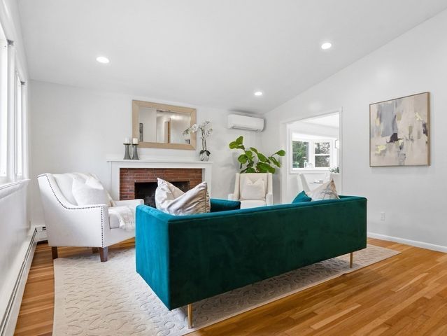 22 Harbell St, Lexington, MA 02421