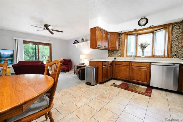 41768 Hanford Road, Canton, MI 48187