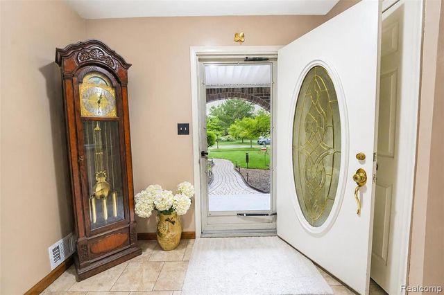41768 Hanford Road, Canton, MI 48187