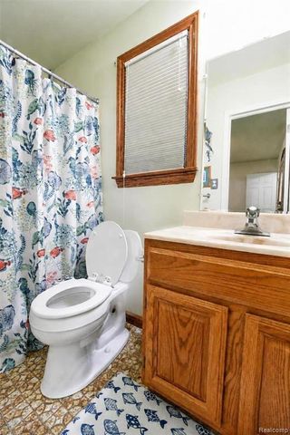 41768 Hanford Road, Canton, MI 48187