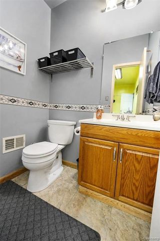 41768 Hanford Road, Canton, MI 48187