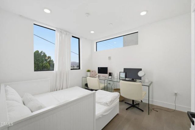 3226 W Robinson Lane, Los Angeles, CA 90026