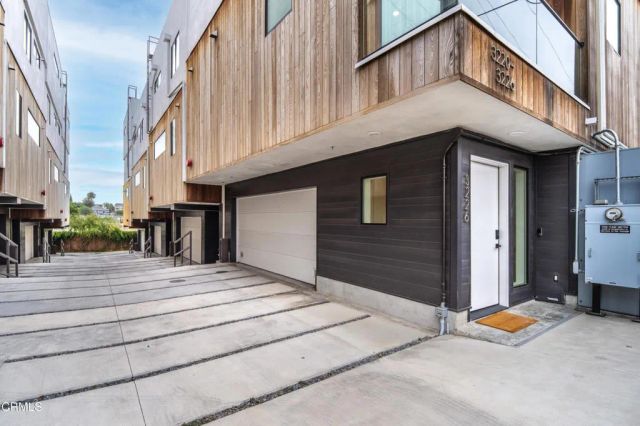 3226 W Robinson Lane, Los Angeles, CA 90026