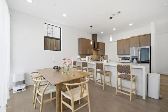 3226 W Robinson Lane, Los Angeles, CA 90026
