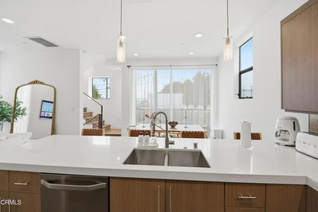 3226 W Robinson Lane, Los Angeles, CA 90026