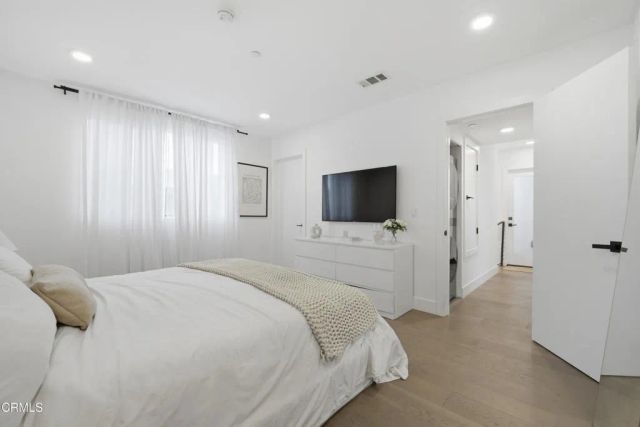 3226 W Robinson Lane, Los Angeles, CA 90026