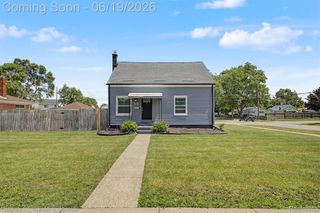30708 Palmer Boulevard, Madison Heights, MI 48071