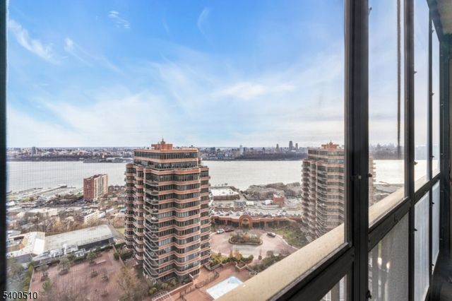 200 Winston Dr-C1711 1711, Cliffside Park Boro, NJ 07010