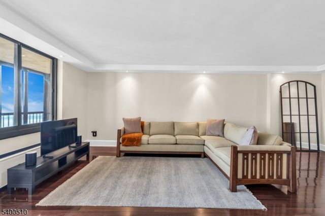 200 Winston Dr-C1711 1711, Cliffside Park Boro, NJ 07010