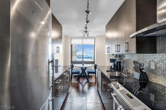 200 Winston Dr-C1711 1711, Cliffside Park Boro, NJ 07010