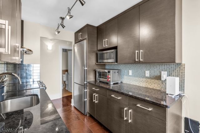 200 Winston Dr-C1711 1711, Cliffside Park Boro, NJ 07010