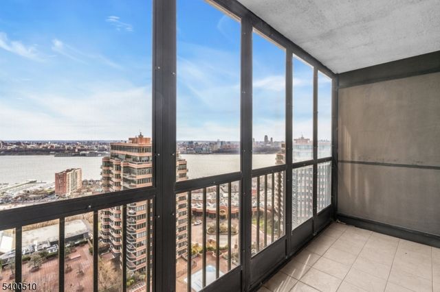 200 Winston Dr-C1711 1711, Cliffside Park Boro, NJ 07010