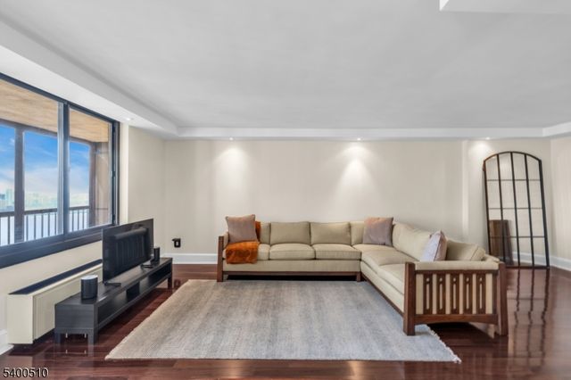 200 Winston Dr-C1711 1711, Cliffside Park Boro, NJ 07010