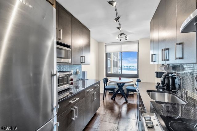 200 Winston Dr-C1711 1711, Cliffside Park Boro, NJ 07010