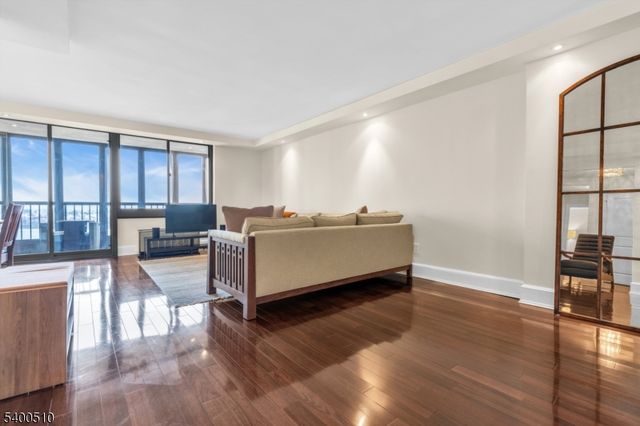 200 Winston Dr-C1711 1711, Cliffside Park Boro, NJ 07010