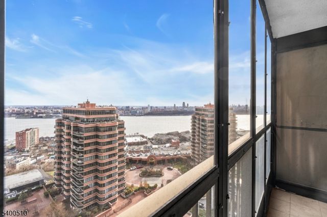 200 Winston Dr-C1711 1711, Cliffside Park Boro, NJ 07010