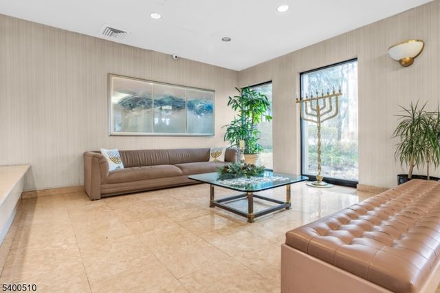 200 Winston Dr-C1711 1711, Cliffside Park Boro, NJ 07010