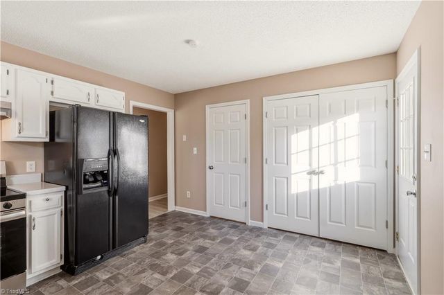 24 Stoney Point Court, Thomasville, NC 27360