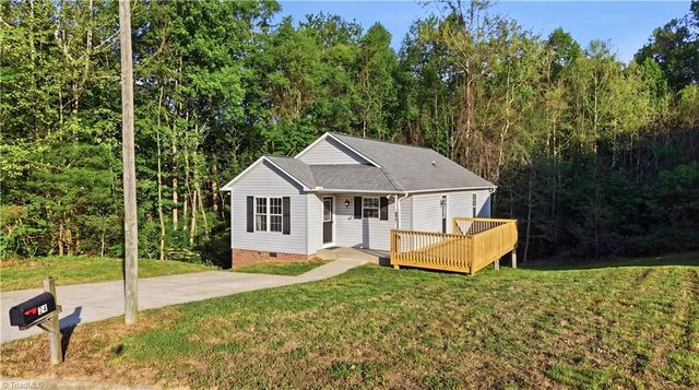 24 Stoney Point Court, Thomasville, NC 27360