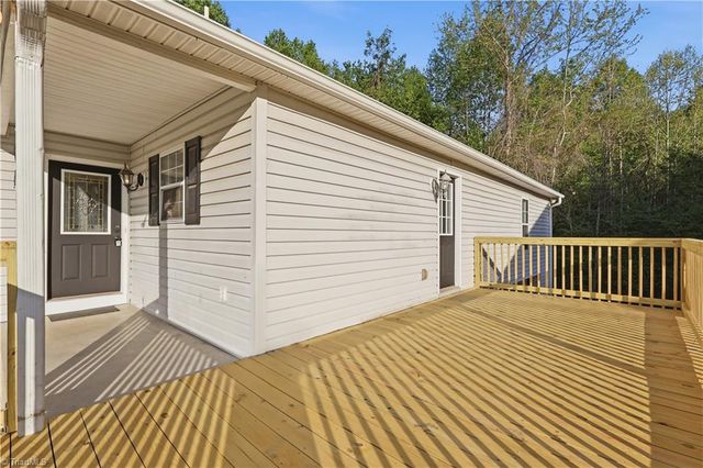 24 Stoney Point Court, Thomasville, NC 27360