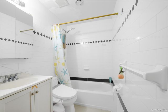 3710 149th Place 2B, Flushing, NY 11354