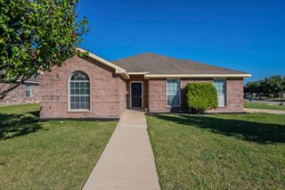 977 Crowder Drive, Crowley, TX 76036