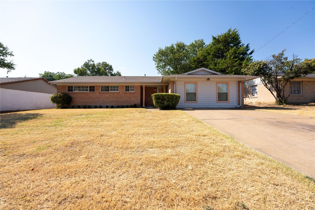 818 Emberwood Drive, Dallas, TX 75232 — exterior