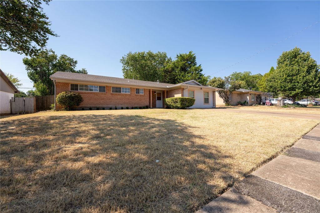 818 Emberwood Drive, Dallas, TX 75232 — photo 2