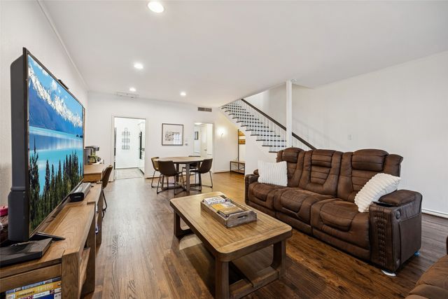 7506 W Northwest Highway 2, Dallas, TX 75225