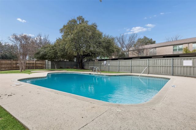 7506 W Northwest Highway 2, Dallas, TX 75225