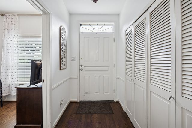 7506 W Northwest Highway 2, Dallas, TX 75225