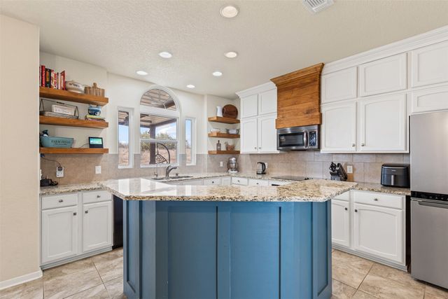 788 W Canyon Creek Lane, Weatherford, TX 76087