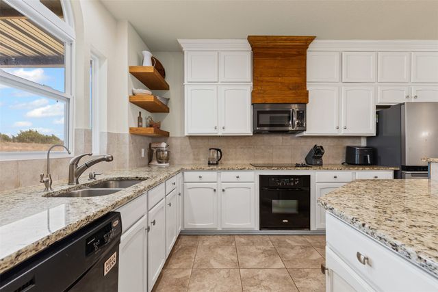 788 W Canyon Creek Lane, Weatherford, TX 76087