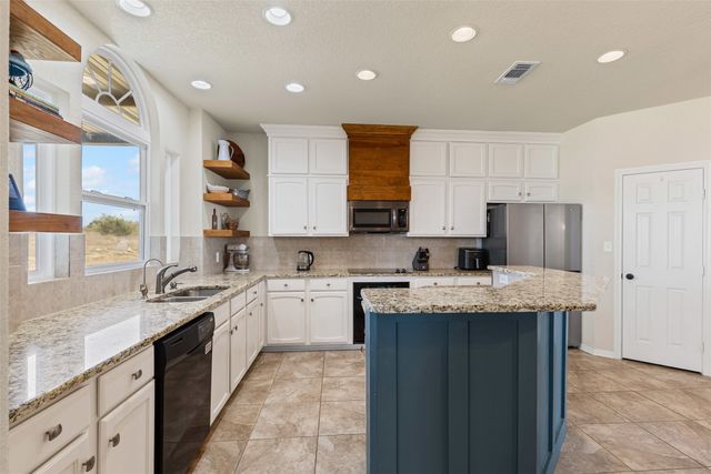 788 W Canyon Creek Lane, Weatherford, TX 76087