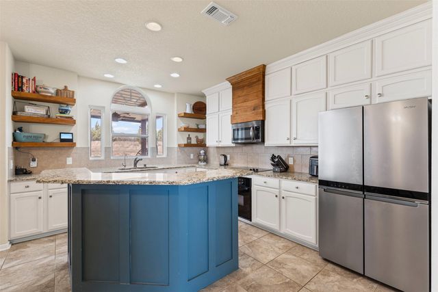 788 W Canyon Creek Lane, Weatherford, TX 76087