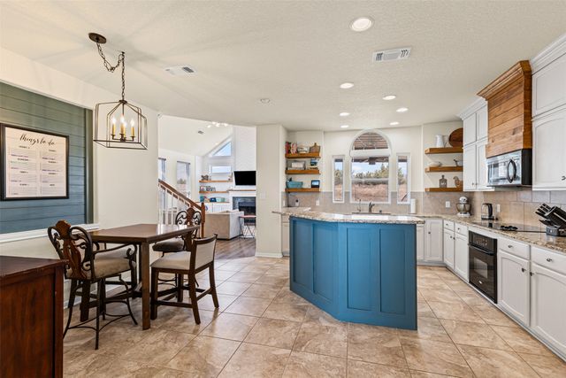 788 W Canyon Creek Lane, Weatherford, TX 76087