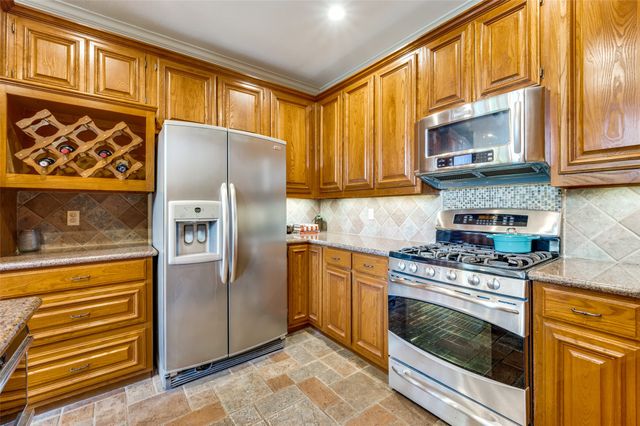 9126 Cochran Heights Drive, Dallas, TX 75220