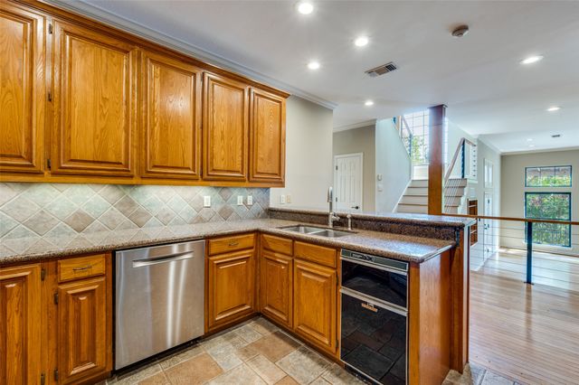 9126 Cochran Heights Drive, Dallas, TX 75220