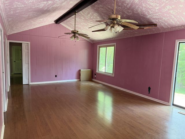 1045 Highland Dr, Dickson, TN 37055