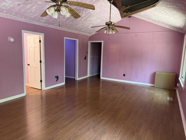 1045 Highland Dr, Dickson, TN 37055