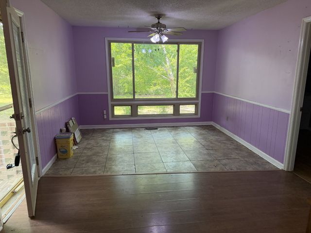 1045 Highland Dr, Dickson, TN 37055