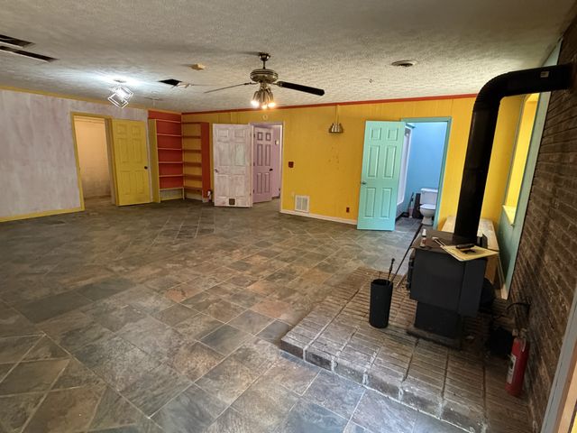 1045 Highland Dr, Dickson, TN 37055